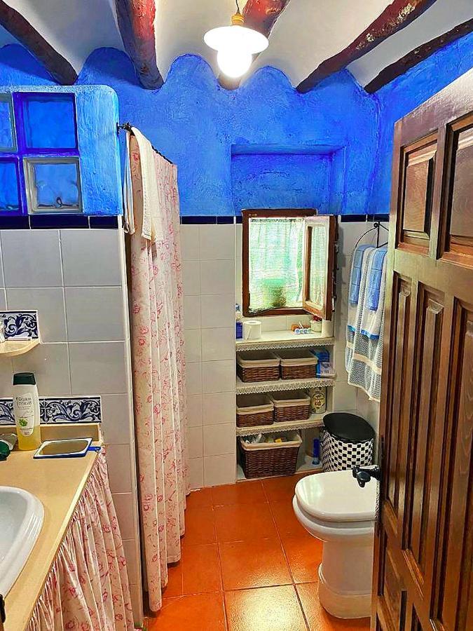Vivienda De Estilo Rustico Con Piscina La Grana